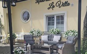 APARTAMENTY LA VILLA z narciarnią, prywatnym parkingiem, klimatyzacją, ogrodem, blisko centrum